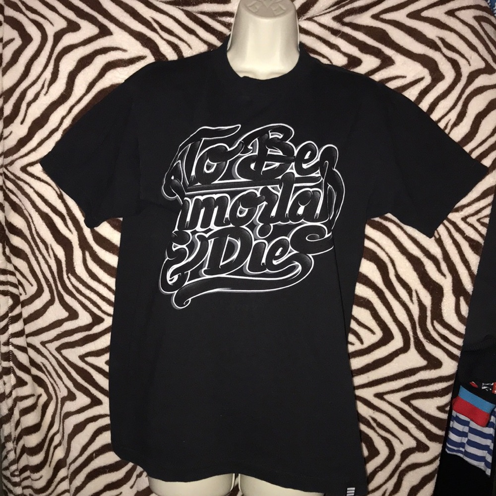 Entity medium black short sleeved tee 💕